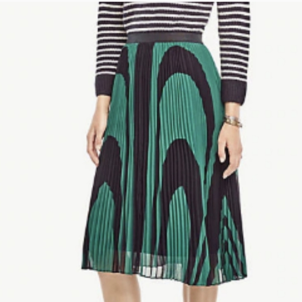 NWT Ann Taylor Wave Pleated Midi Skirt